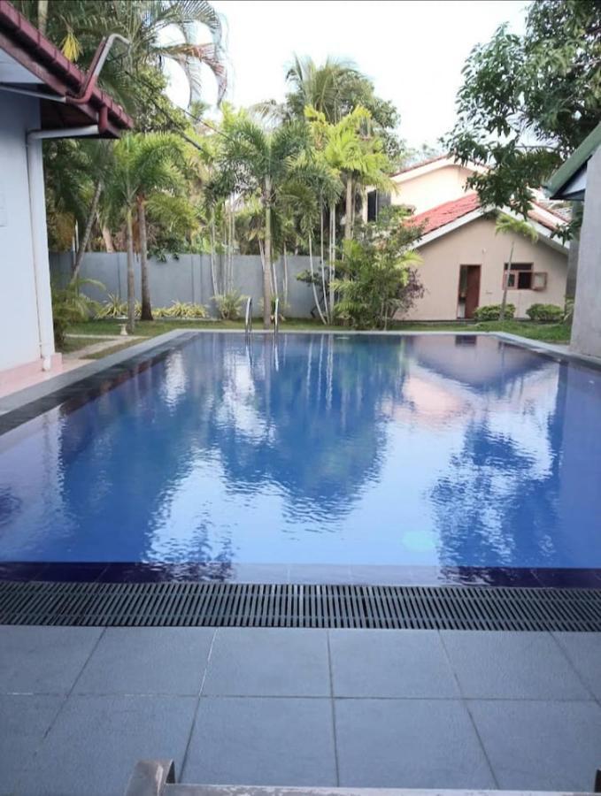Blue Bell Hotel Negombo Exterior foto