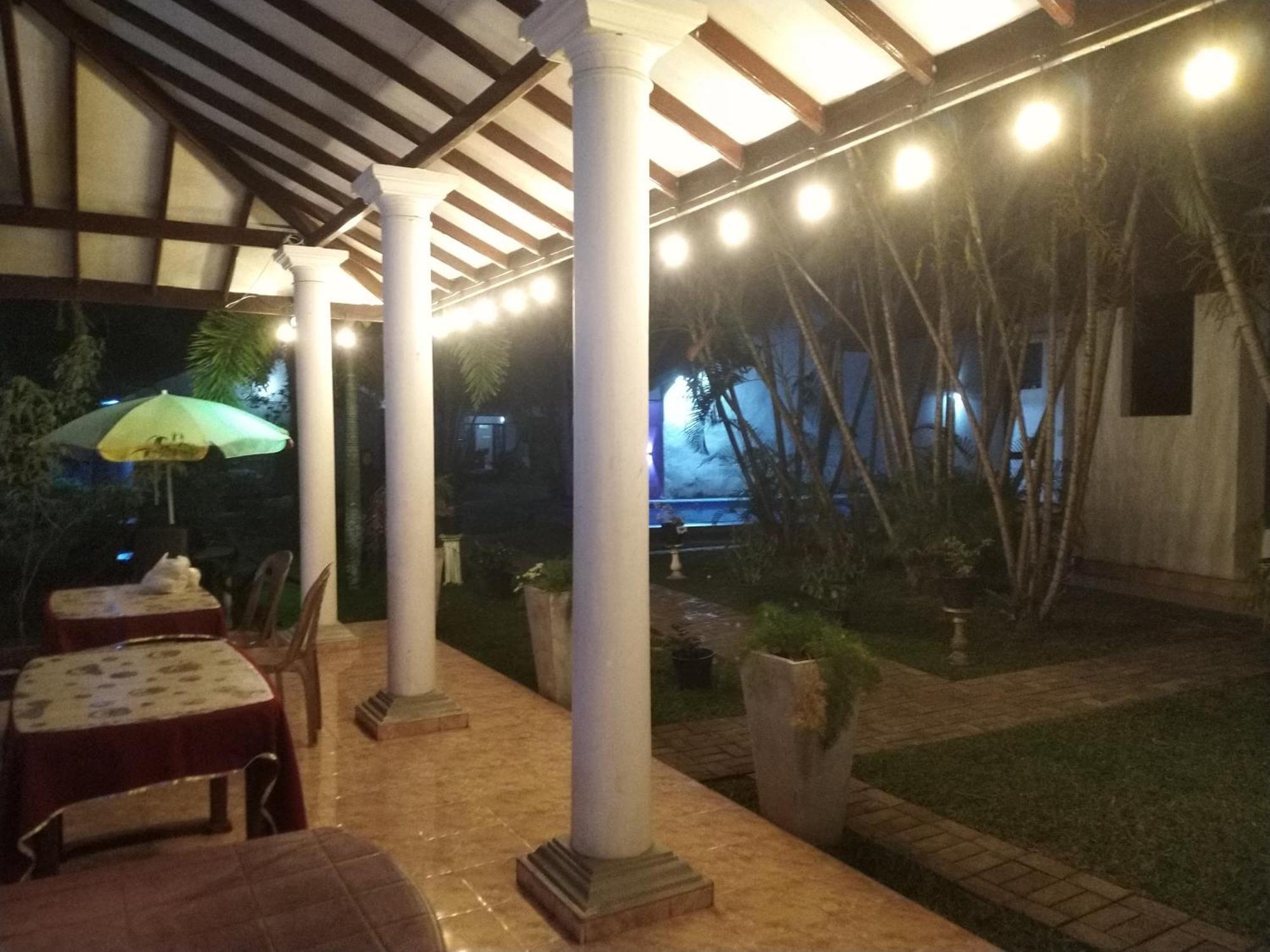 Blue Bell Hotel Negombo Exterior foto